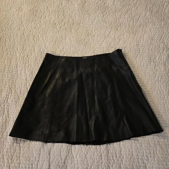 Vera leather mini skirt - Picture 2 of 5